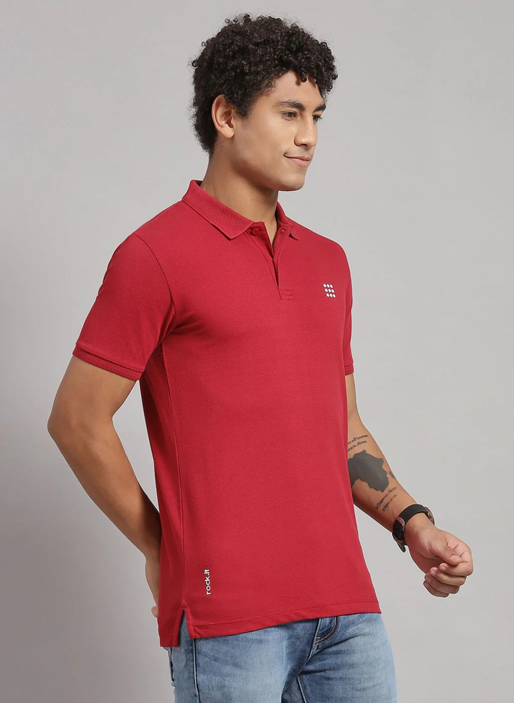 Rock.it Men Maroon Solid T-Shirt - Image 3