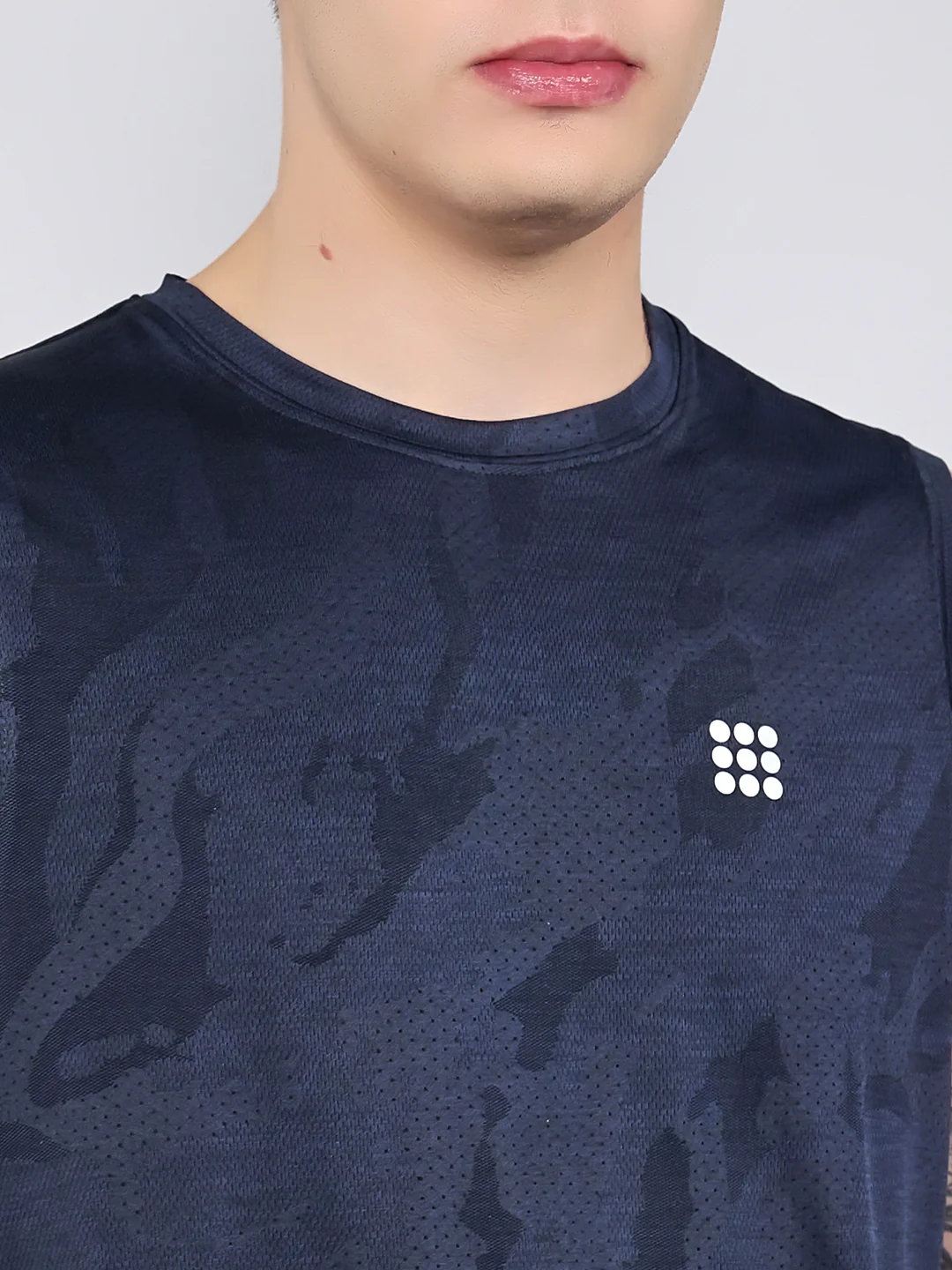 Rock.it Men Navy Blue Jacquard Round Neck Sleeveless T-Shirt - Image 5