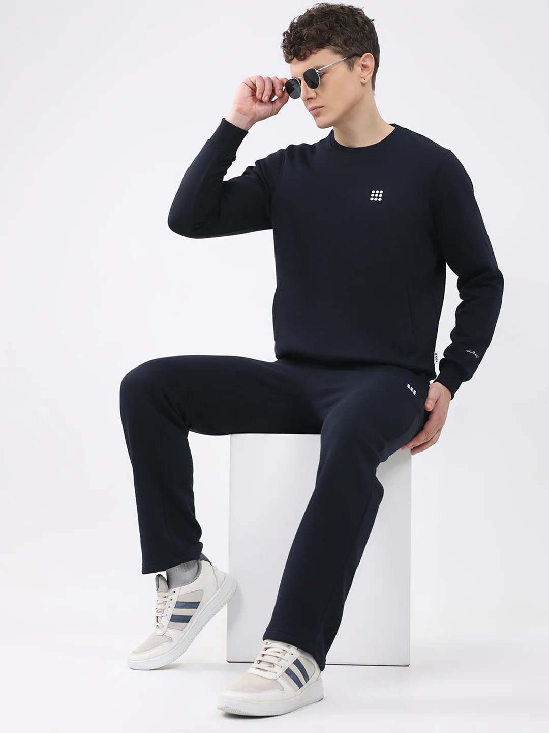 Rock.it Men Navy Blue Solid Round Neck Sleeveless Winter Tracksuit - Image 2