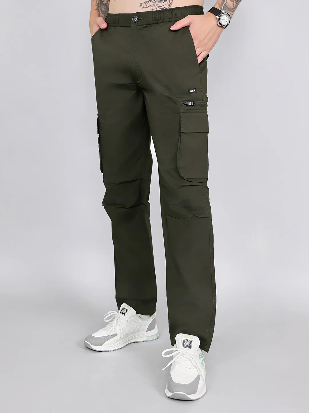 Rock.it Men Olive Solid Regular Fit Cargo - Image 2