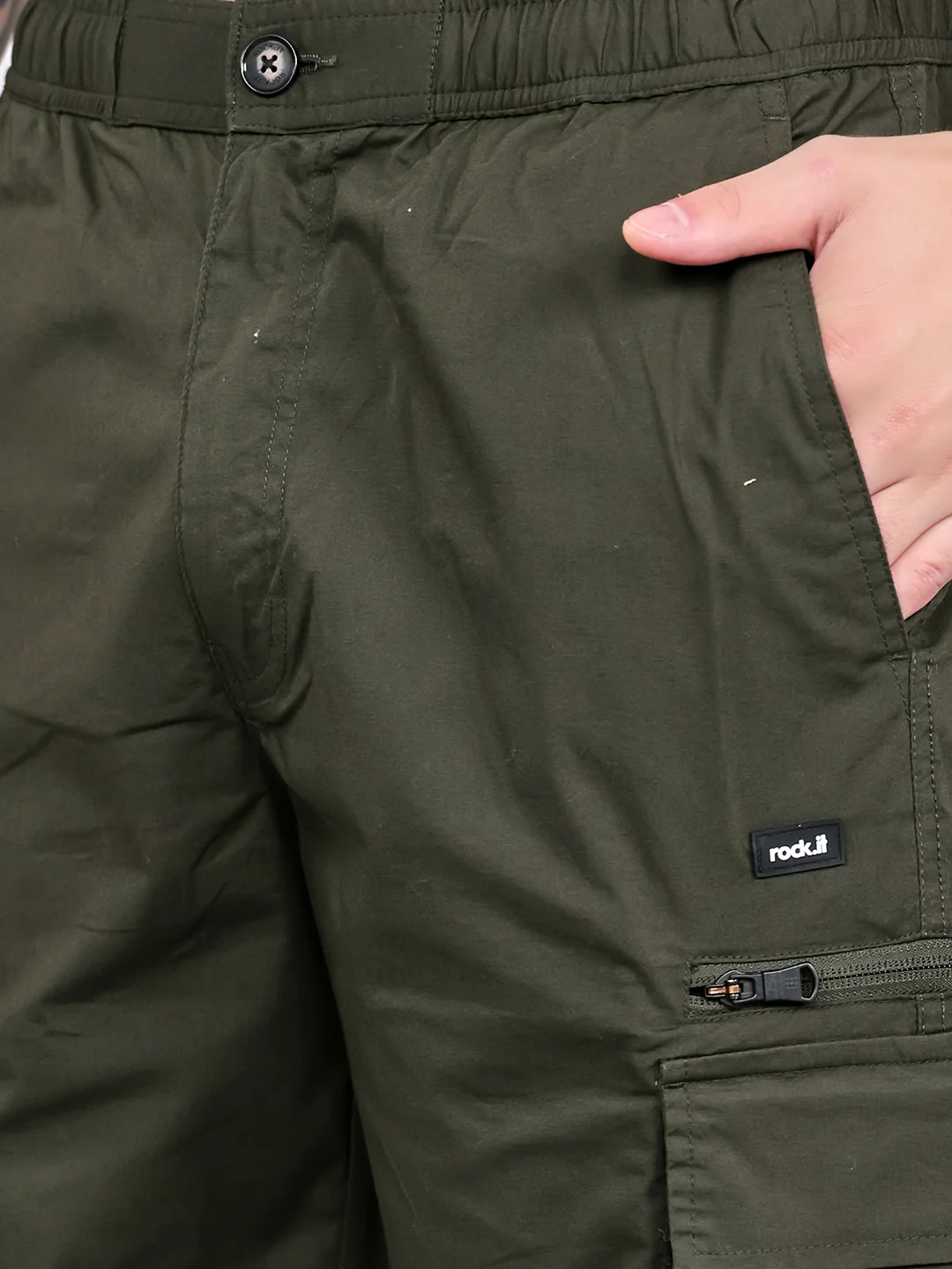 Rock.it Men Olive Solid Regular Fit Cargo - Image 5