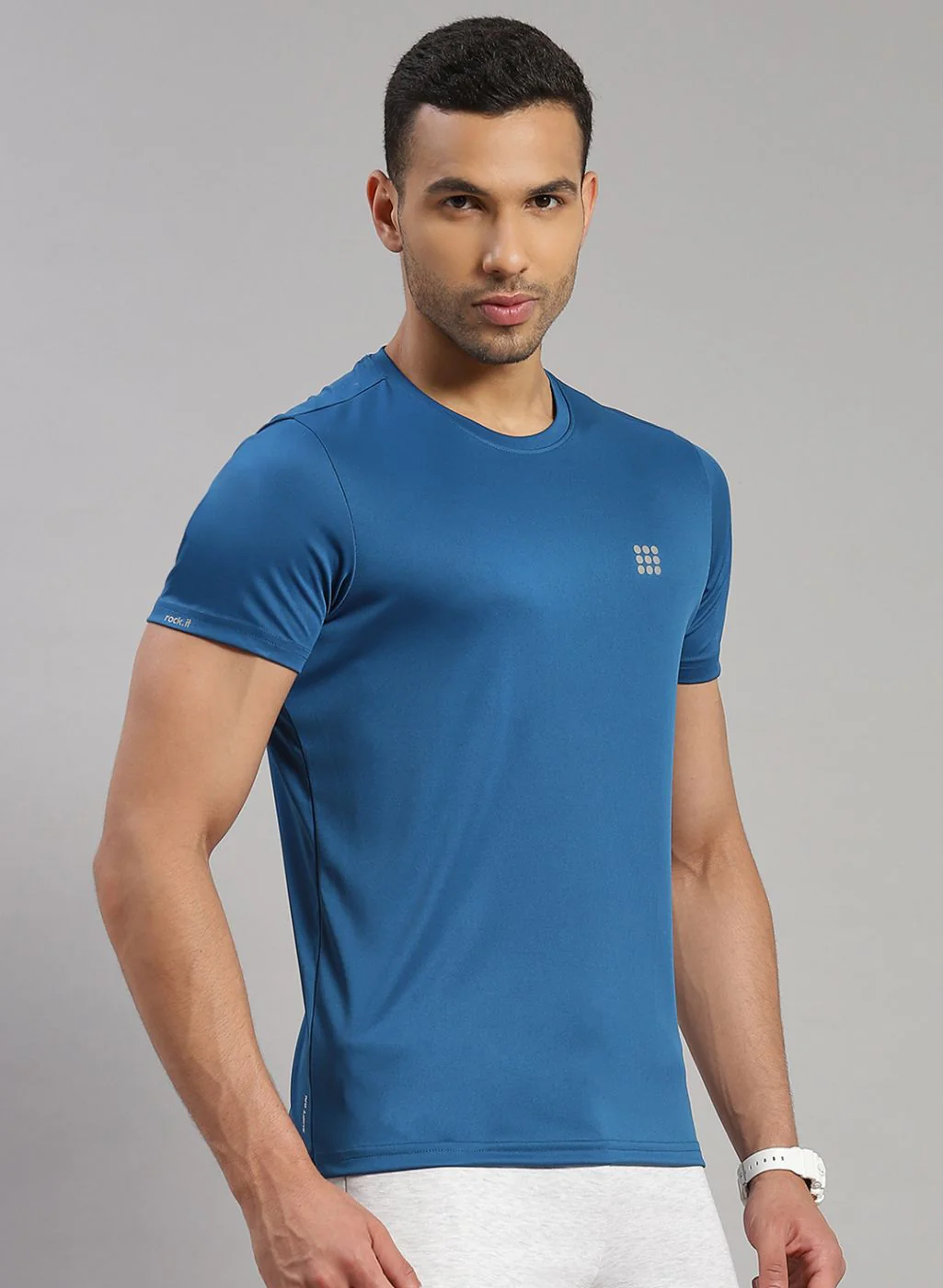 Rock.it Men Teal Blue Solid T-Shirt - Image 4