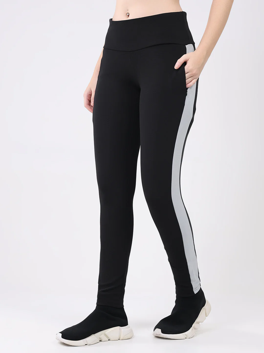 Rock.it Women Black & Grey Solid Round Neck Half Sleeve Cords Set - Image 7