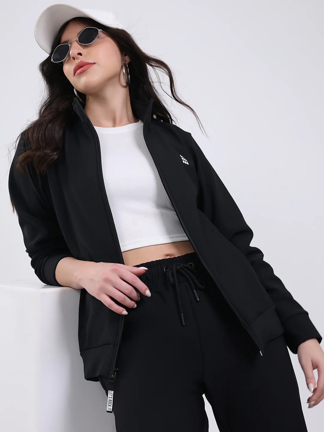 Rock.it Women Black Solid Collar Full Sleeve Winter Tracksuit - Image 6