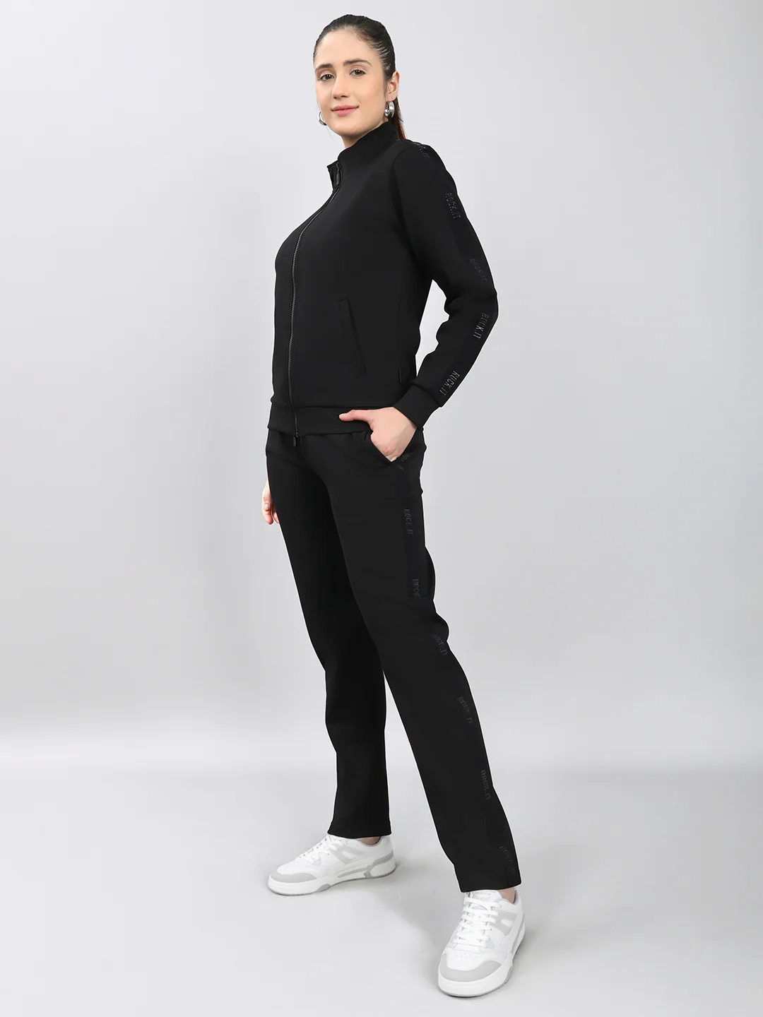 Rock.it Women Black Solid Collar Full Sleeve Winter Tracksuit - Image 2