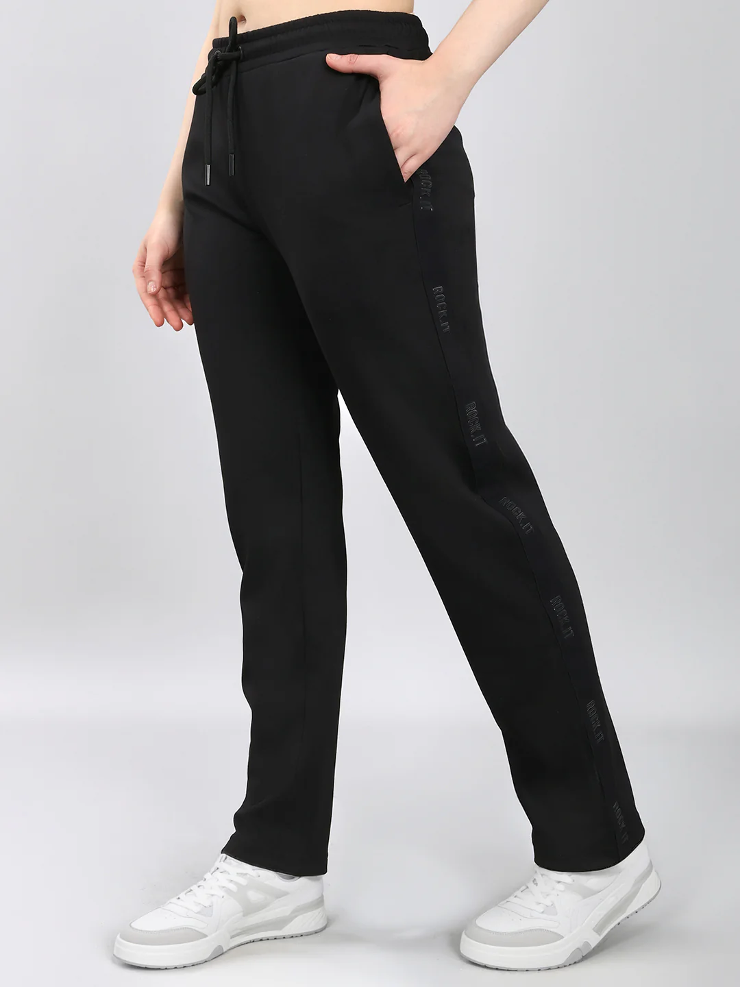 Rock.it Women Black Solid Collar Full Sleeve Winter Tracksuit - Image 7