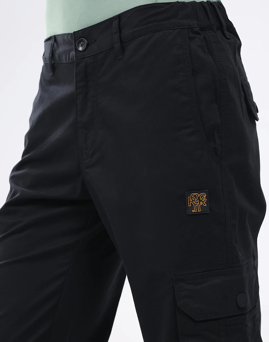 Rock.it Men Black Solid Regular Fit Cargo - Image 6