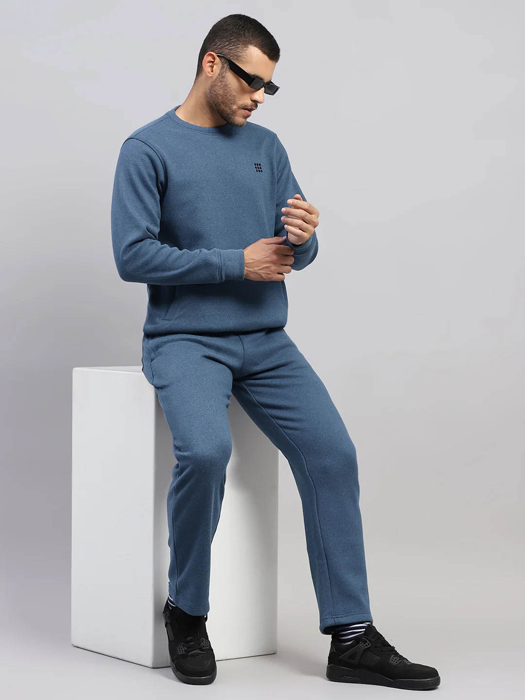 Rock.it Men Dark Blue Solid Round Neck Sleeveless Winter Tracksuit - Image 2