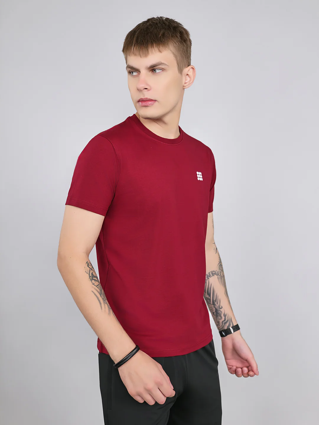 Rock.it Men Maroon Solid Round Neck Half Sleeve T-Shirt - Image 3