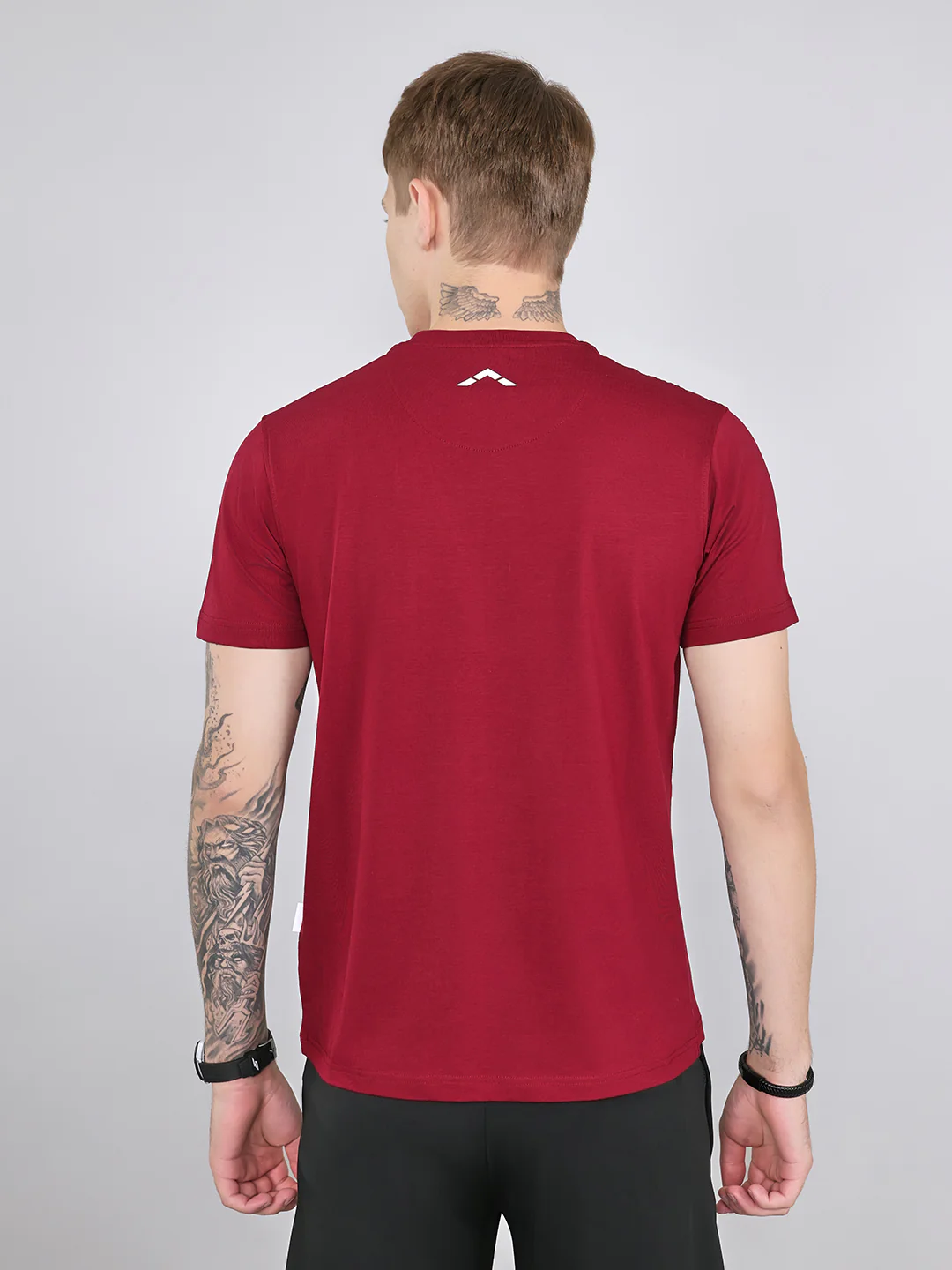 Rock.it Men Maroon Solid Round Neck Half Sleeve T-Shirt - Image 4