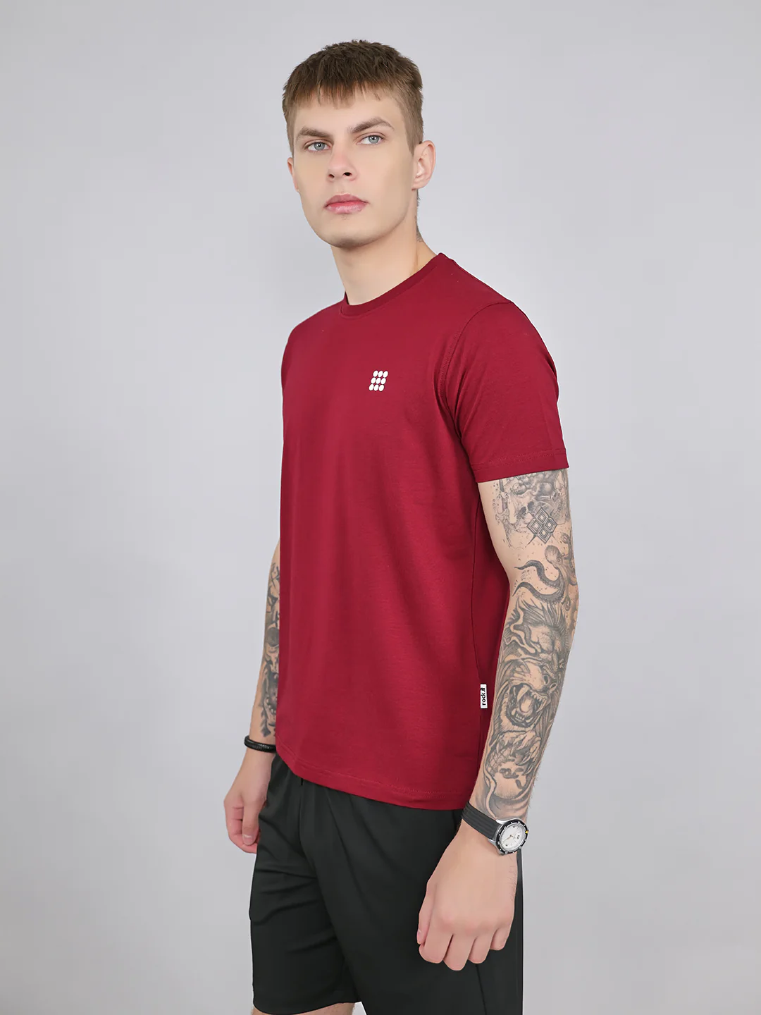 Rock.it Men Maroon Solid Round Neck Half Sleeve T-Shirt - Image 5