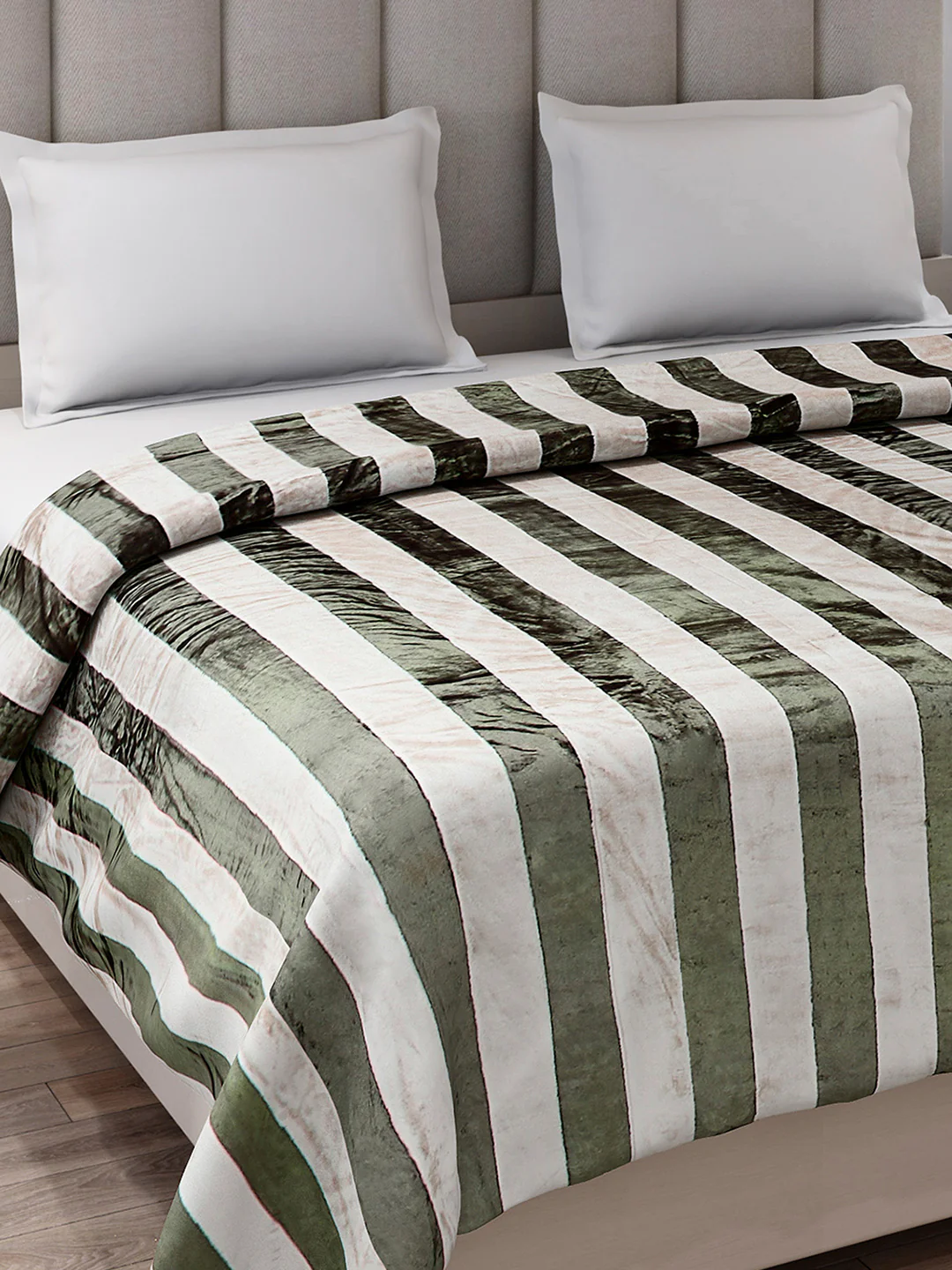 Striped Double Bed 300 GSM Blanket for AC Room - (Cosmos) - Image 4
