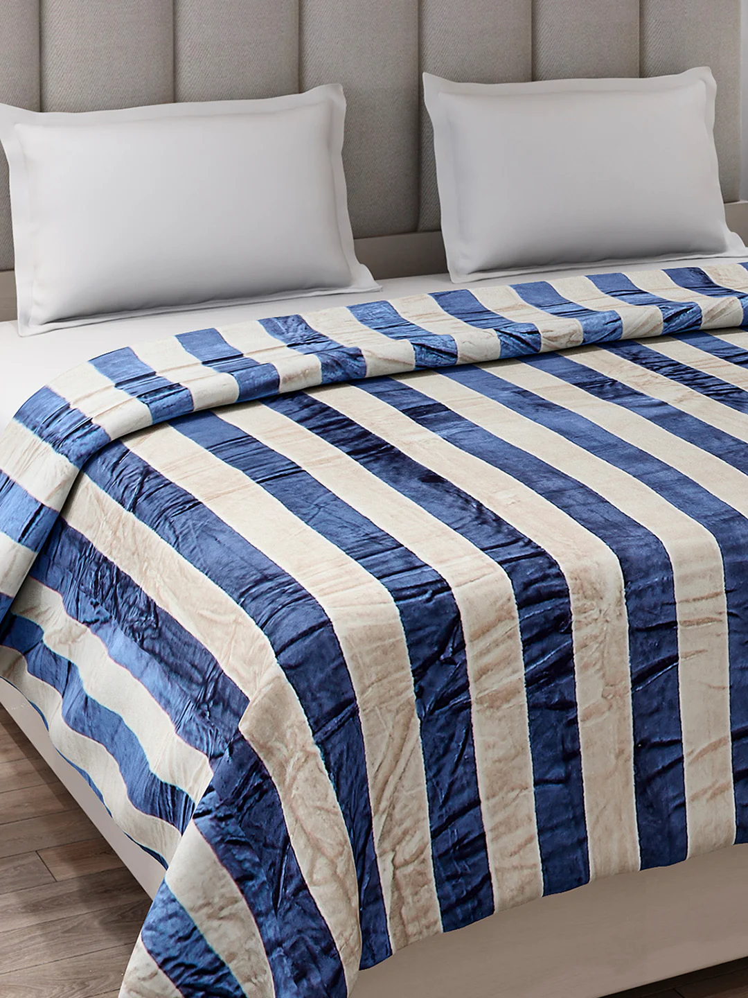 Striped Double Bed 300 GSM Blanket for AC Room - (Cosmos) - Image 4