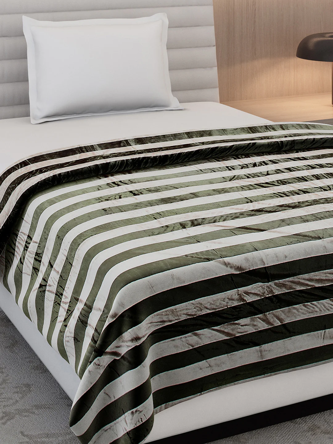 Striped Single Bed 300 GSM Blanket for AC Room - (Tribal) - Image 4