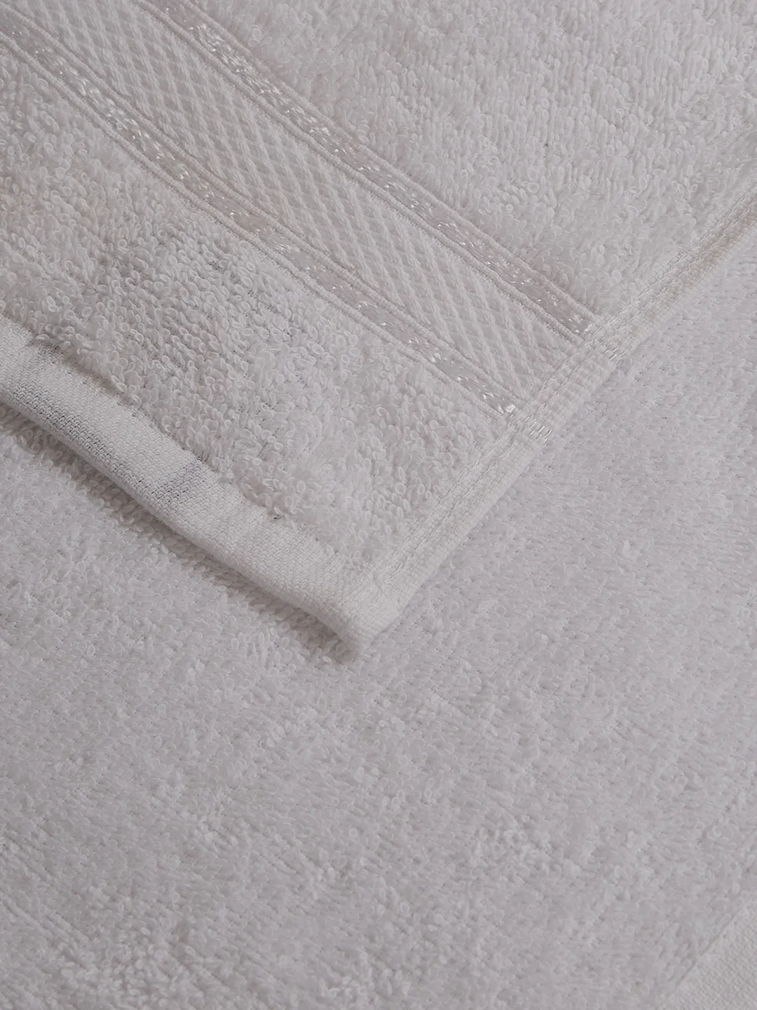 White Pure Cotton Solid 400 GSM Face Towel 4 Pc Set (Jasper Collection) - Image 6
