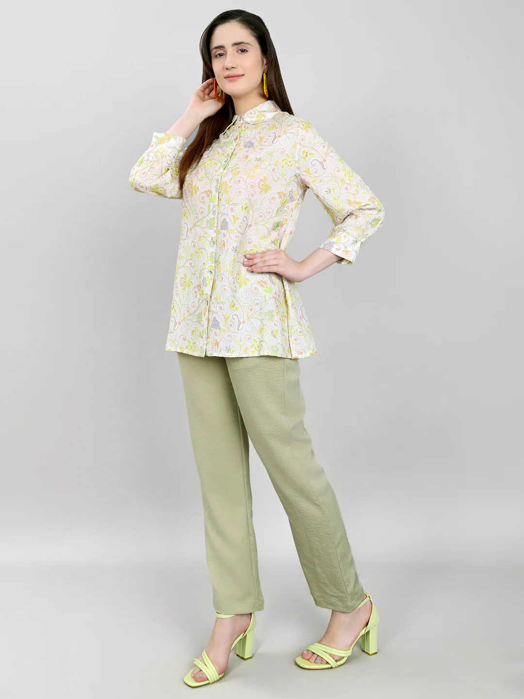Women Beige Embroidered Collar 3/4th Sleeve Cords Set - Image 2