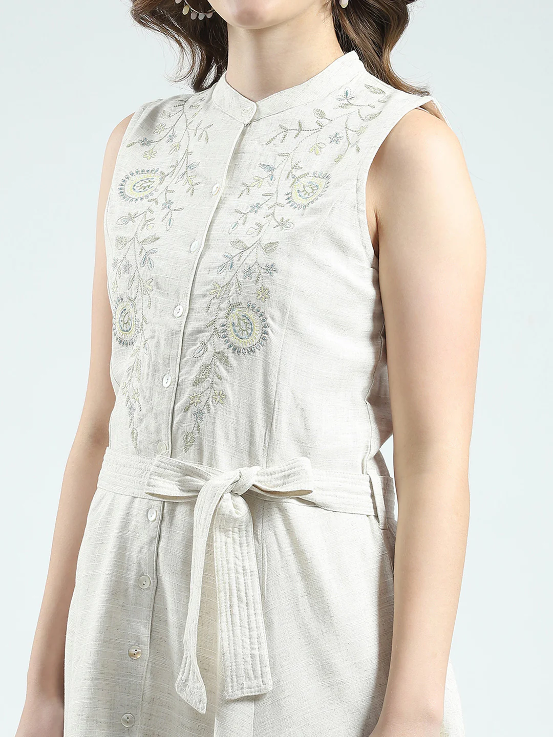 Women Beige Embroidered Round Neck Sleeveless Tunic - Image 7