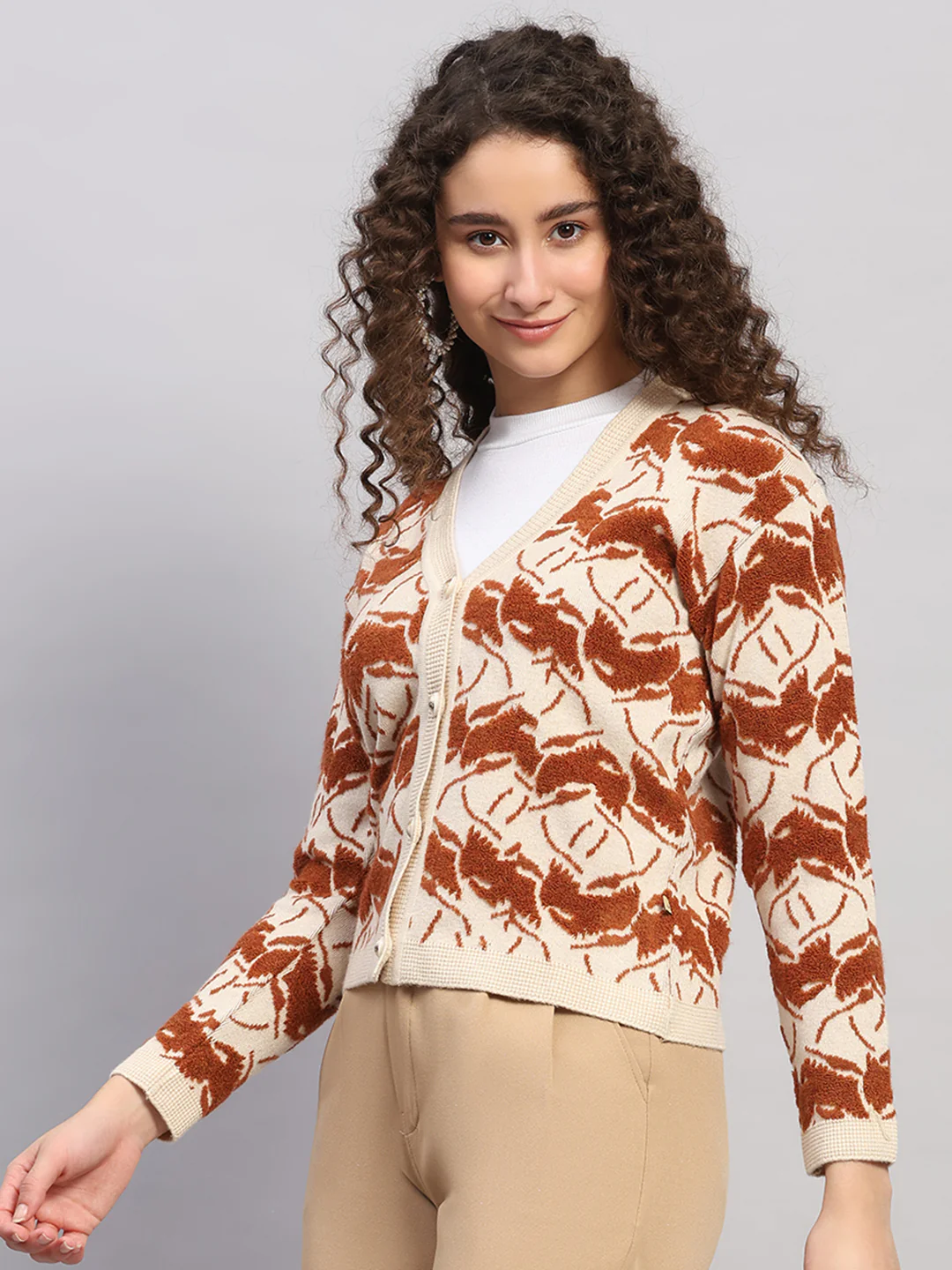 Women Beige Jaquard V Neck Full Sleeve Cardigan - Image 3