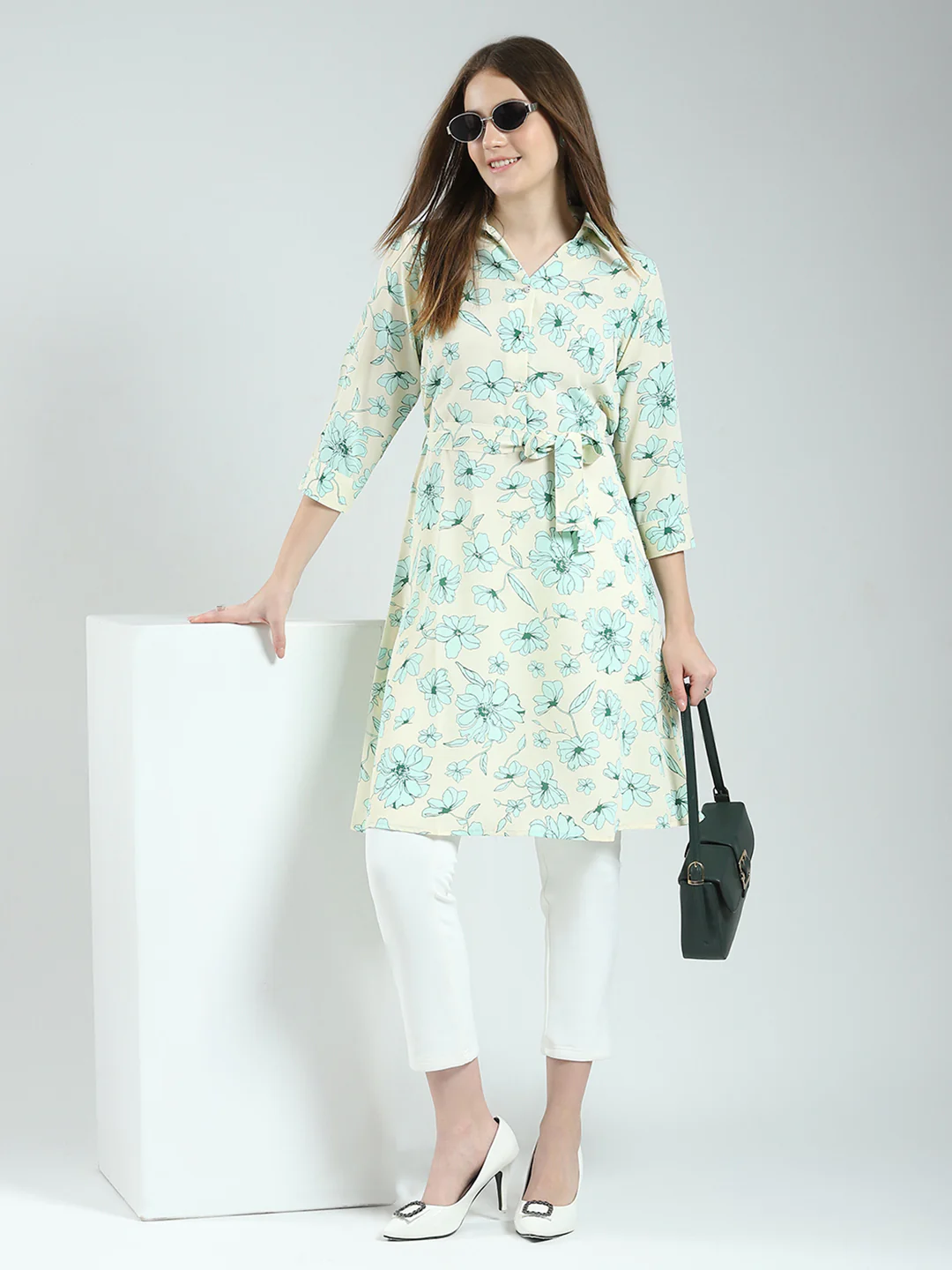 Women Beige Printed Collar 3/4th Sleeve Tunic - Image 2