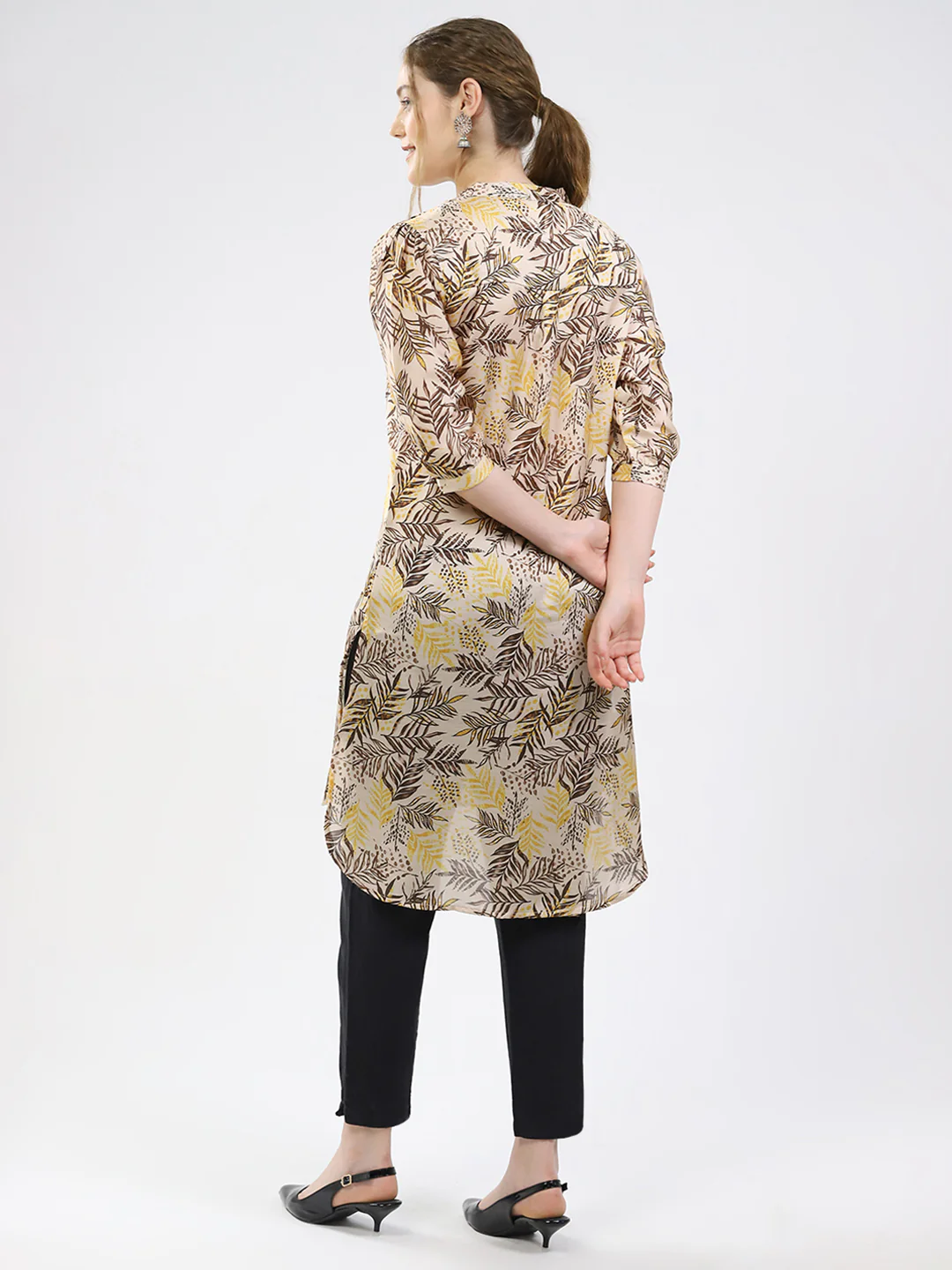 Women Beige Printed Round Neck 3/4th Sleeve Winter Kurti - Image 5