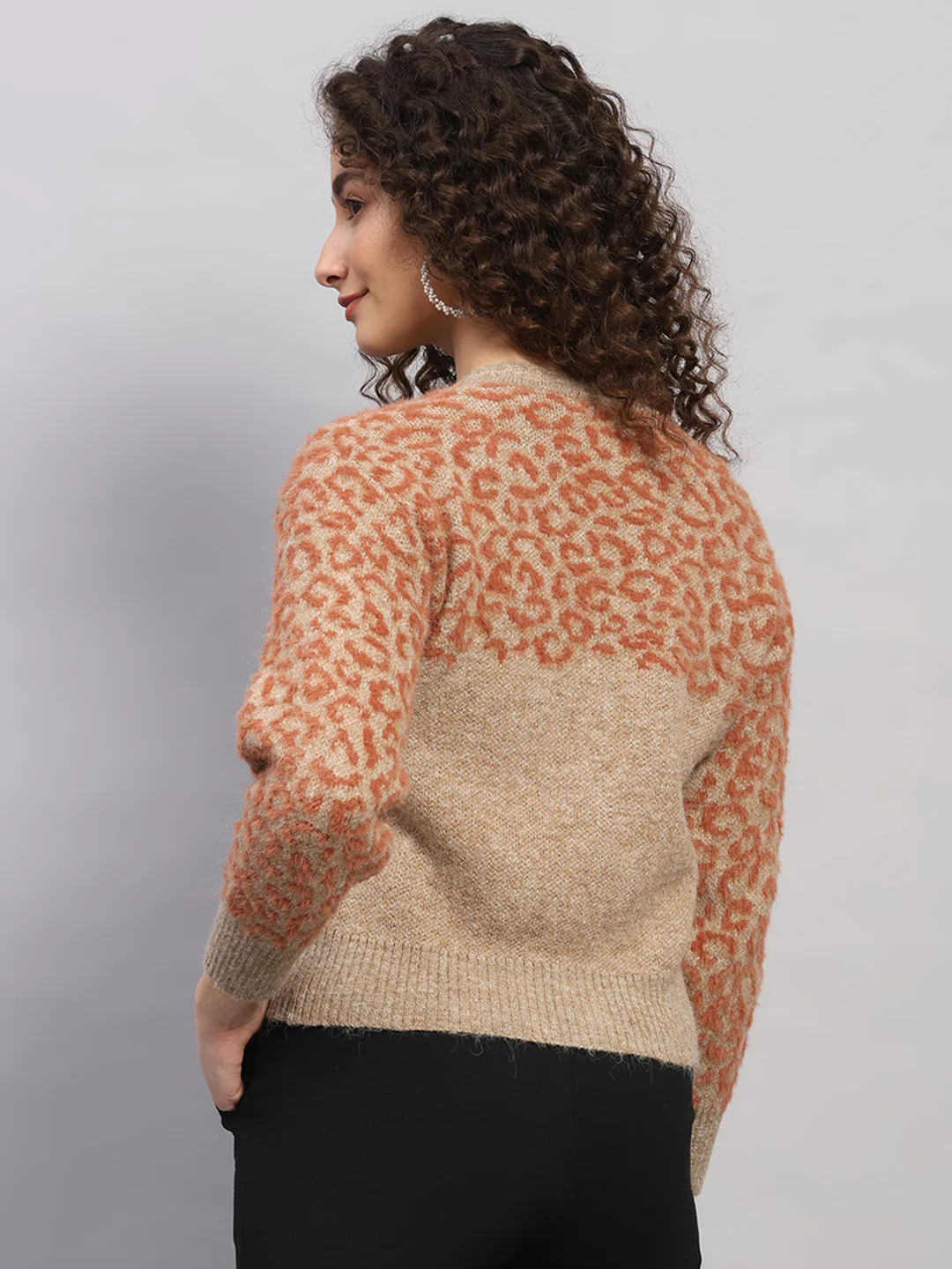 Women Beige Printed V Neck Full Sleeve Cardigan - Image 5