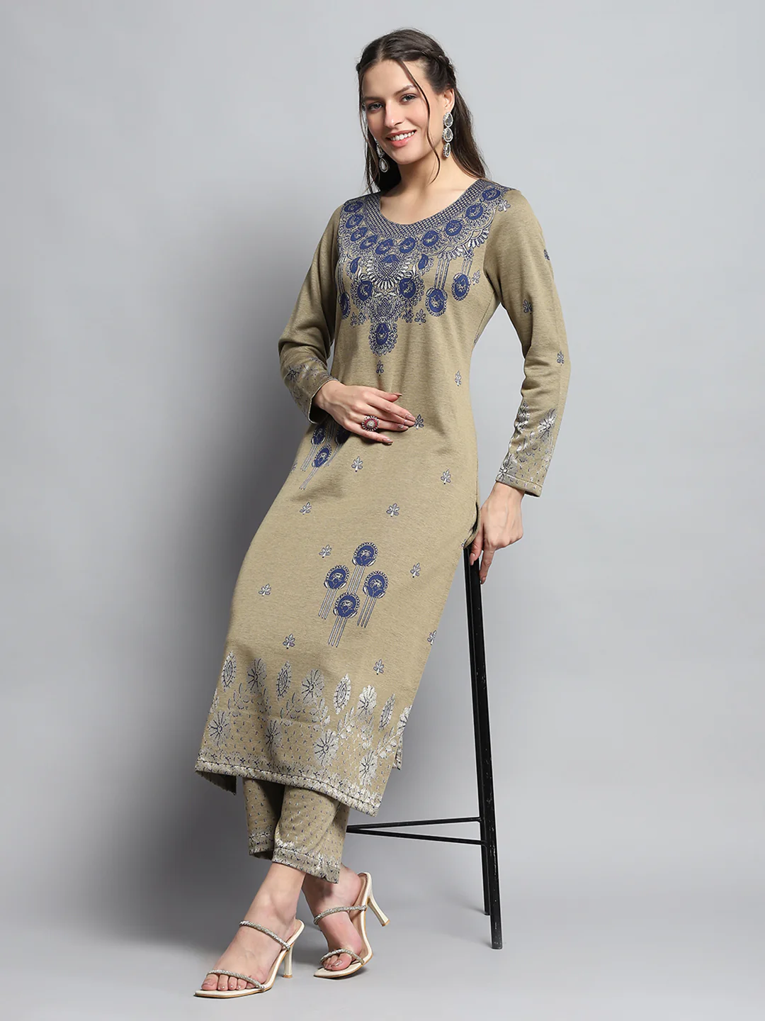 Women Beige Self Design Round Neck Full Sleeve Kurti Set for Winter - Image 2
