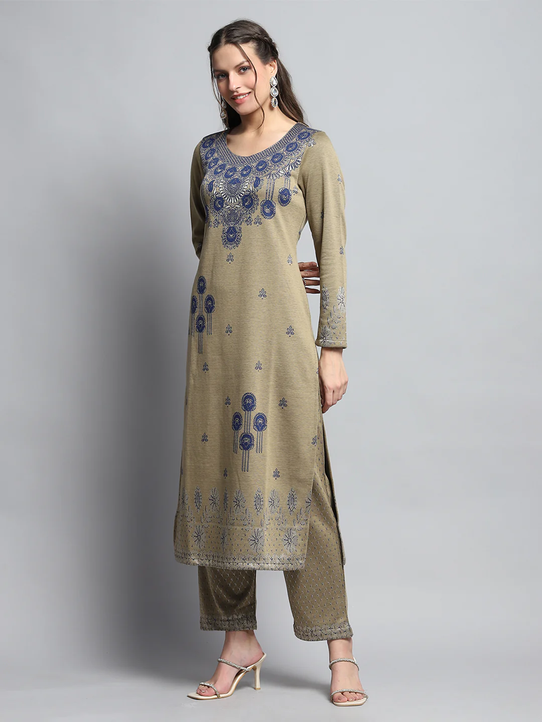 Women Beige Self Design Round Neck Full Sleeve Kurti Set for Winter - Image 3