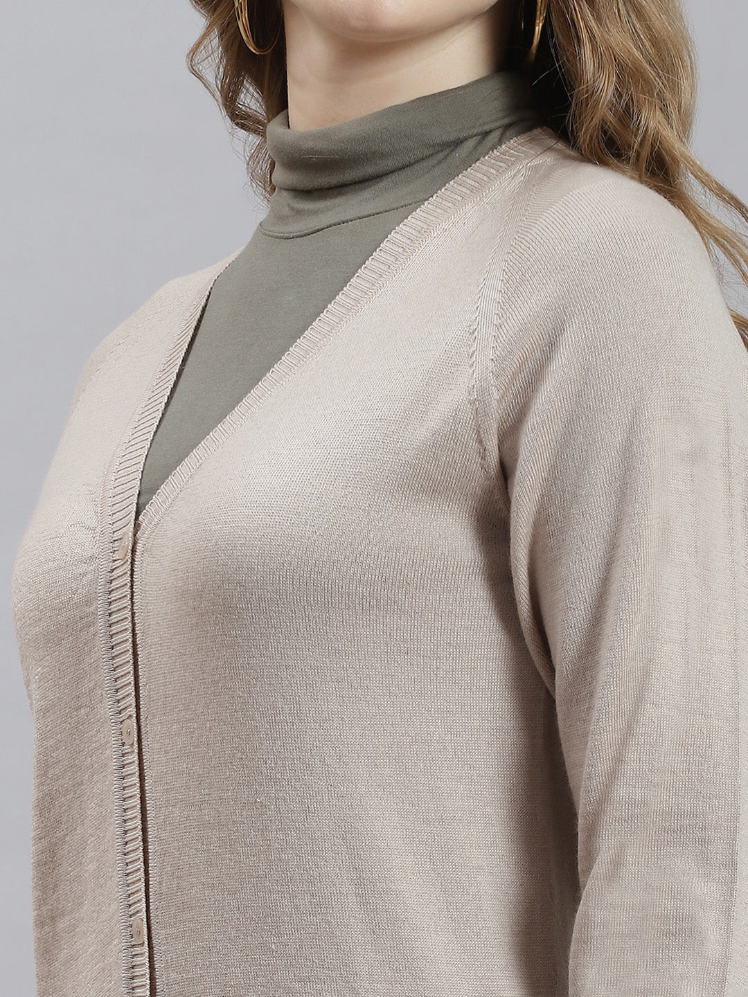Women Beige Solid Cardigan - Image 6