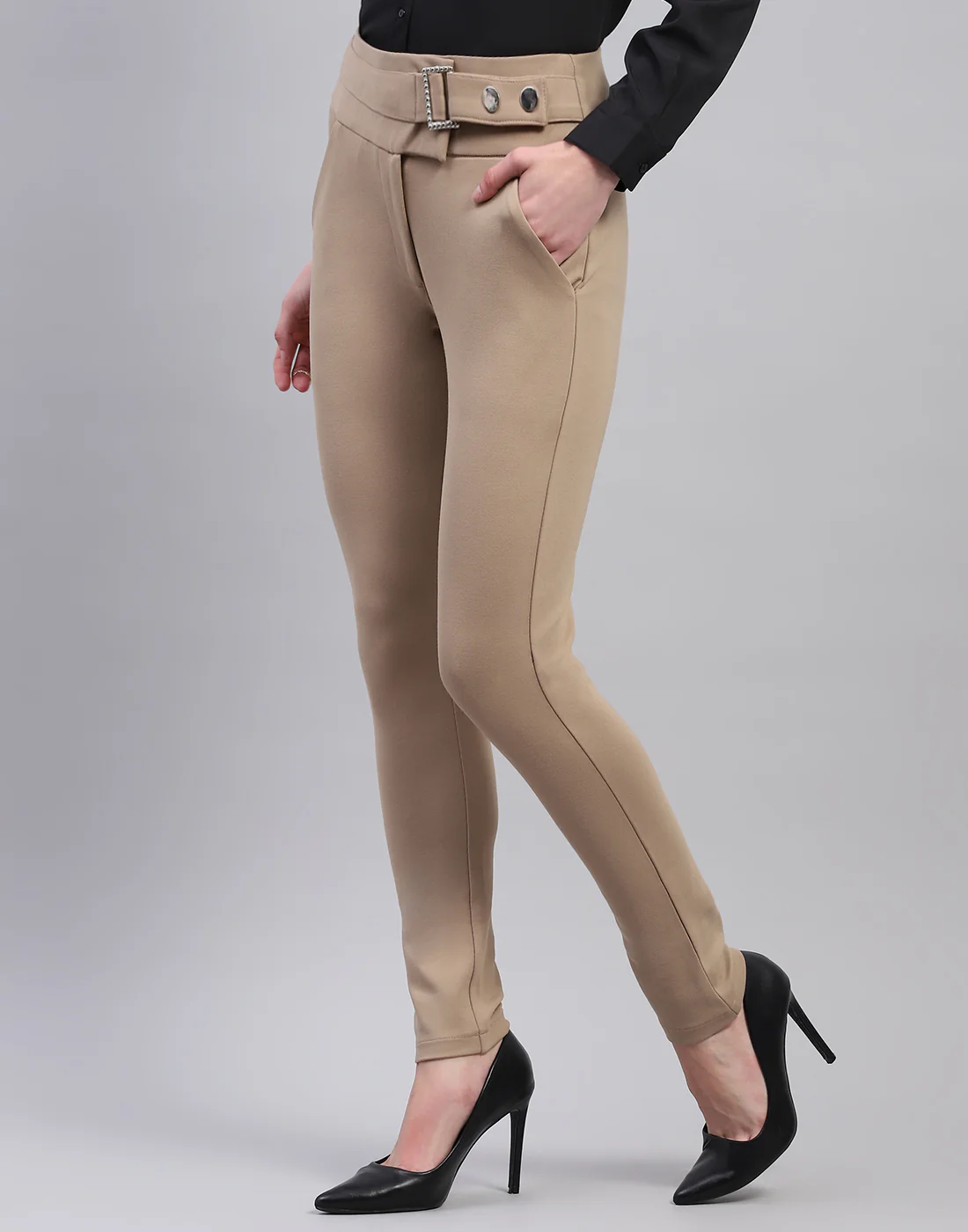 Women Beige Solid Regular Fit Jegging - Image 4