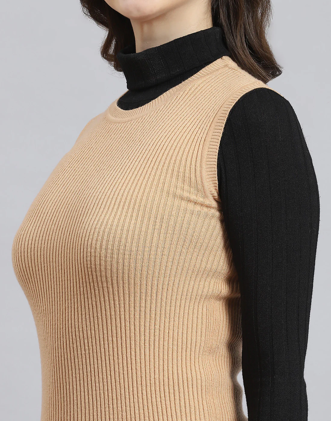 Women Beige Solid Round Neck Sleeveless Sweater - Image 6