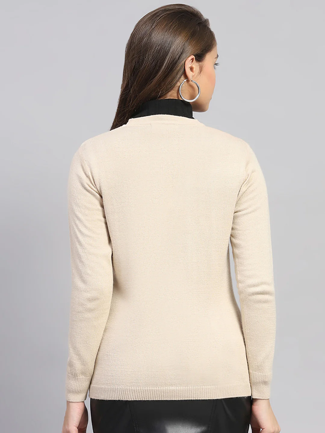 Women Beige Solid V Neck Full Sleeve Cardigan - Image 4