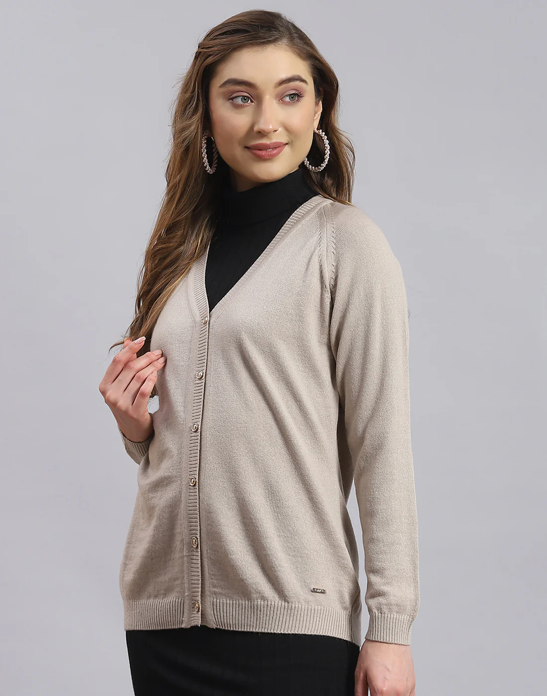 Women Beige Solid V Neck Full Sleeve Sweater - Image 3