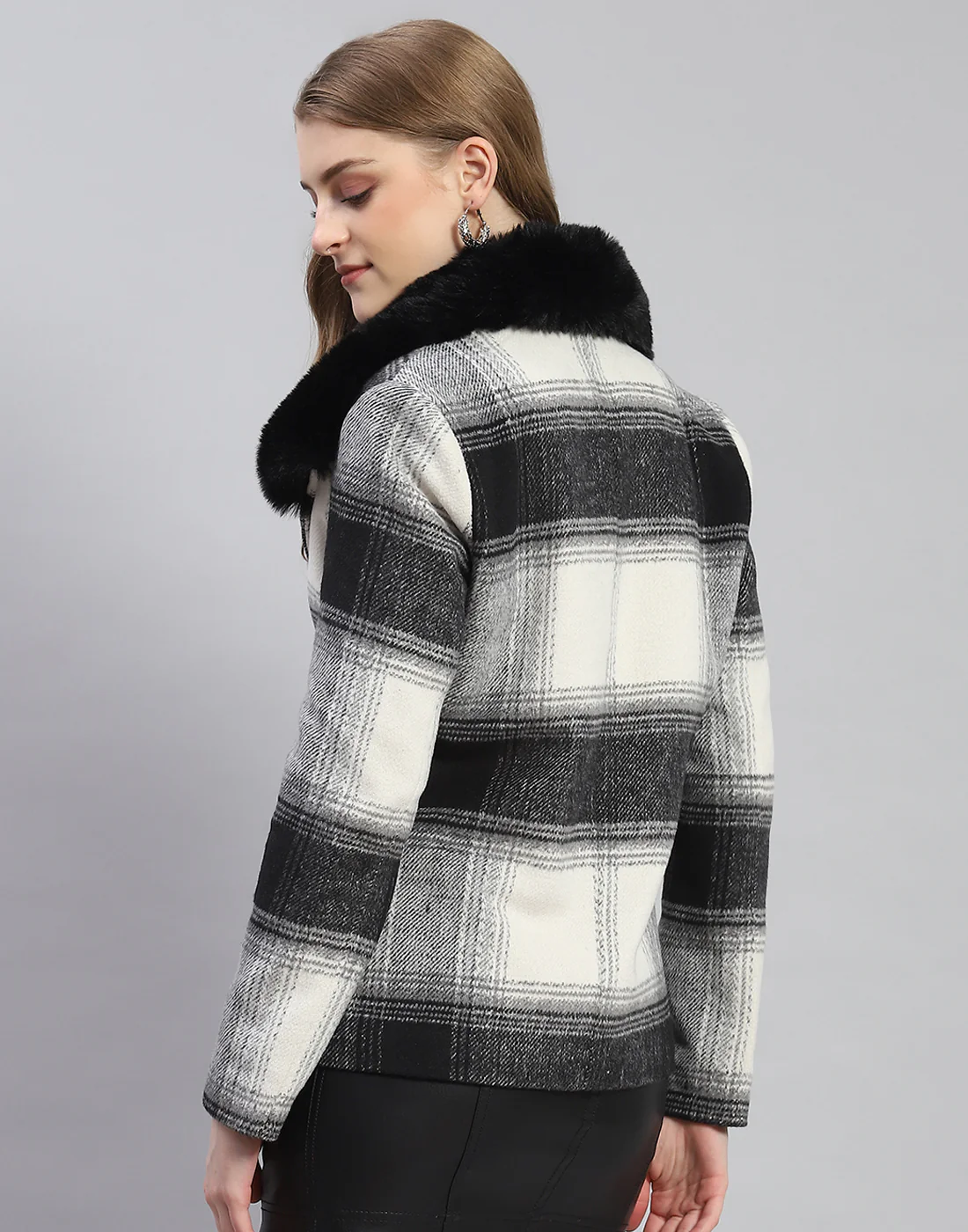 Women Black Check Collar Full Sleeve Coat - Image 5