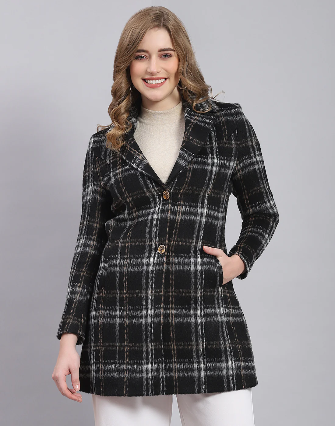 Women Black Check Lapel Collar Full Sleeve Coat - Image 2
