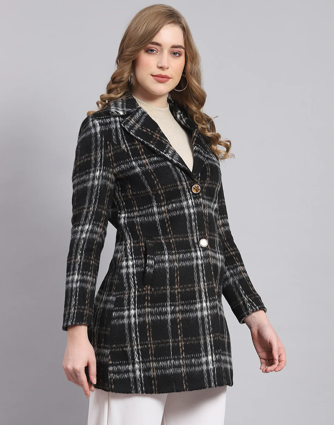 Women Black Check Lapel Collar Full Sleeve Coat - Image 4