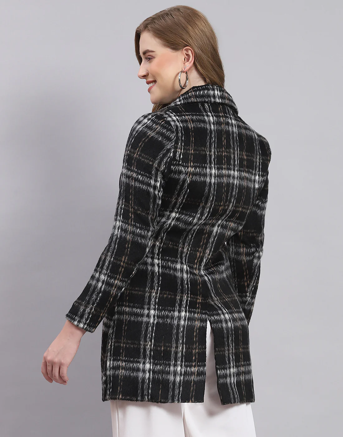 Women Black Check Lapel Collar Full Sleeve Coat - Image 5