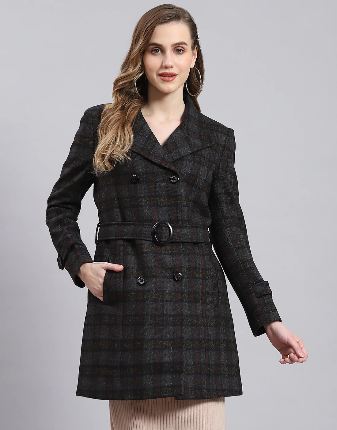 Women Black Check Lapel Collar Full Sleeve Coat - Image 2