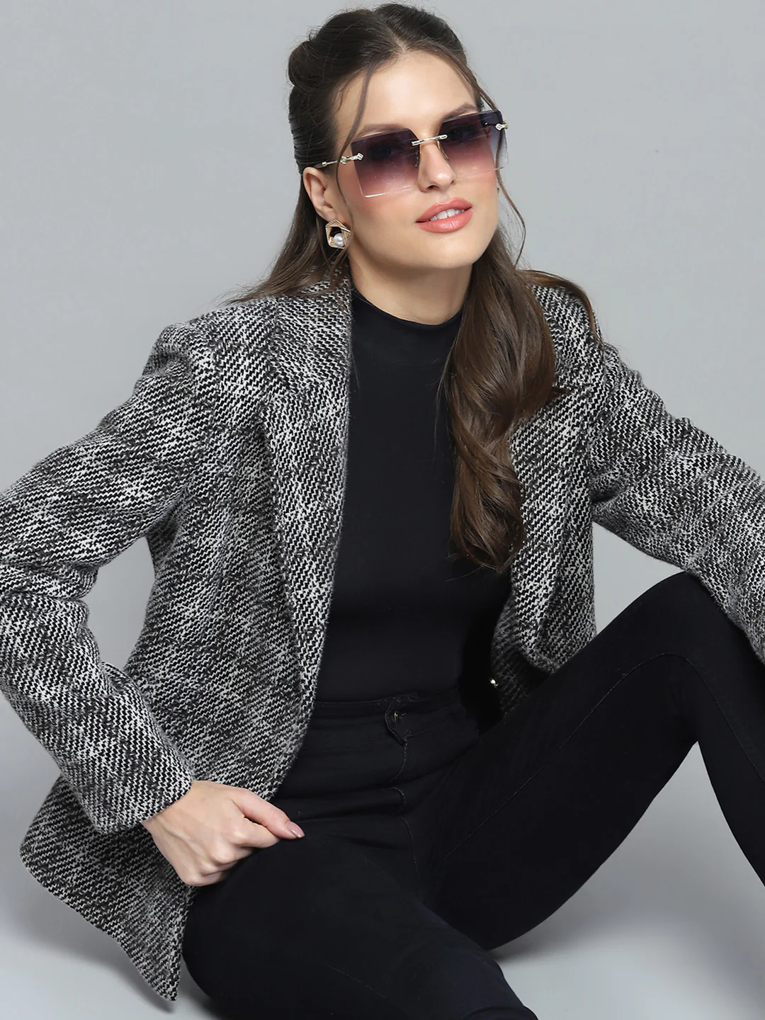 Women Black Check Notch Lapel Collar Full Sleeve Coat - Image 6