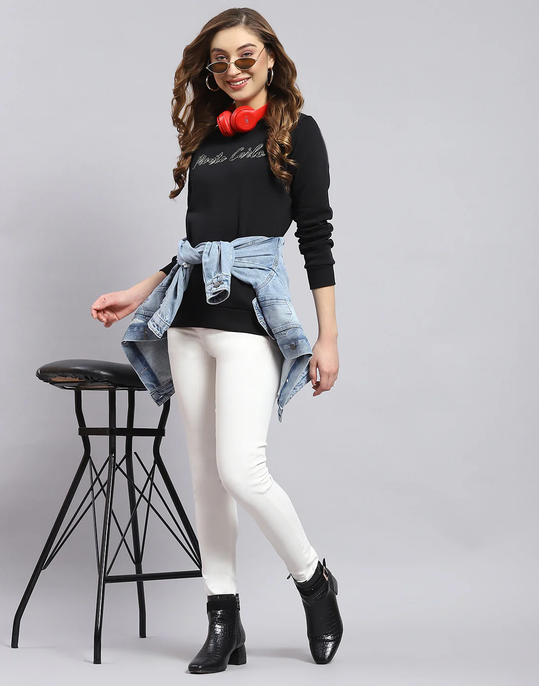 Women Black Embroidered Round Neck Full Sleeve Sweatshirt - Image 2