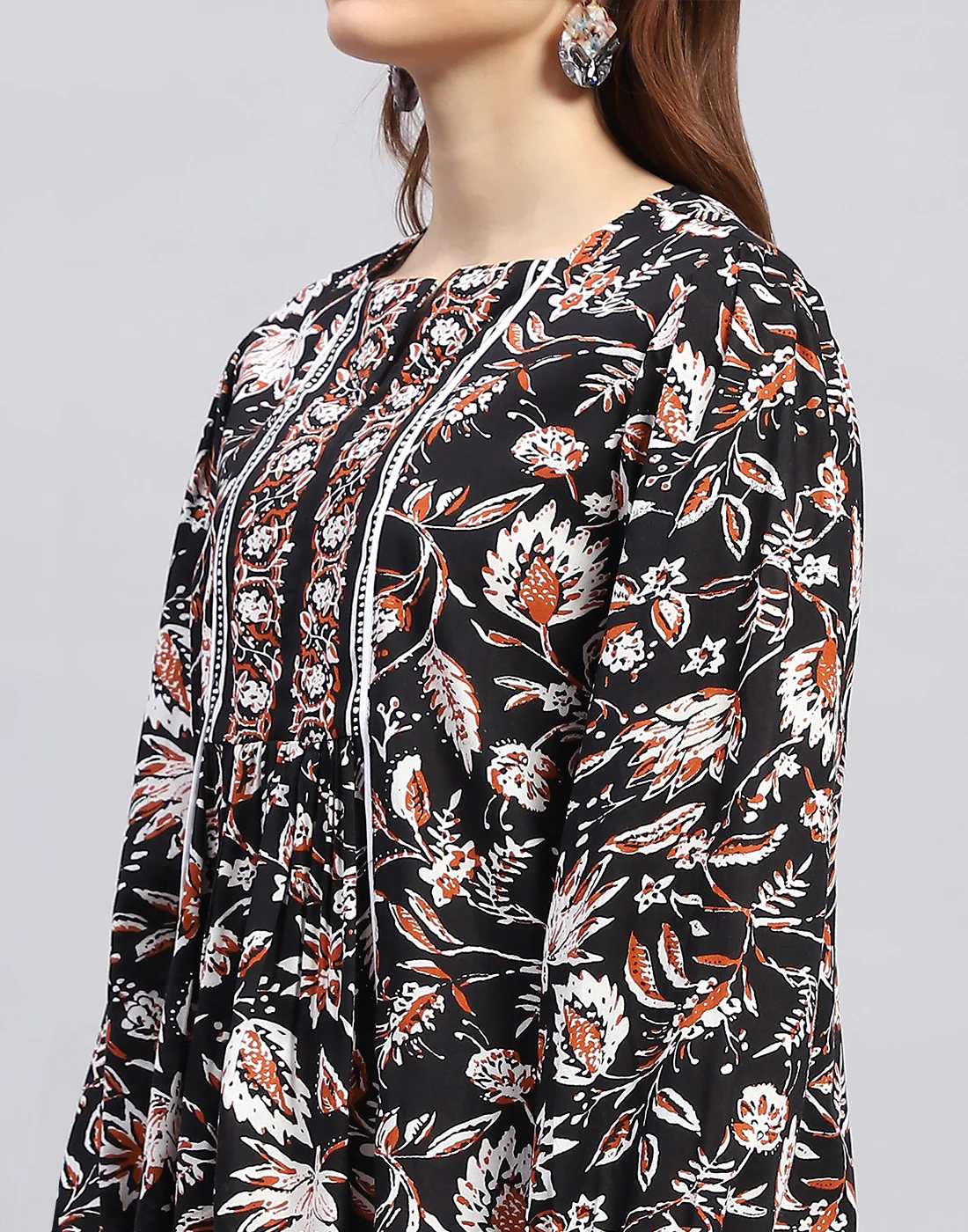 Women Black Floral Print V Neck 3/4 Sleeve Top - Image 7