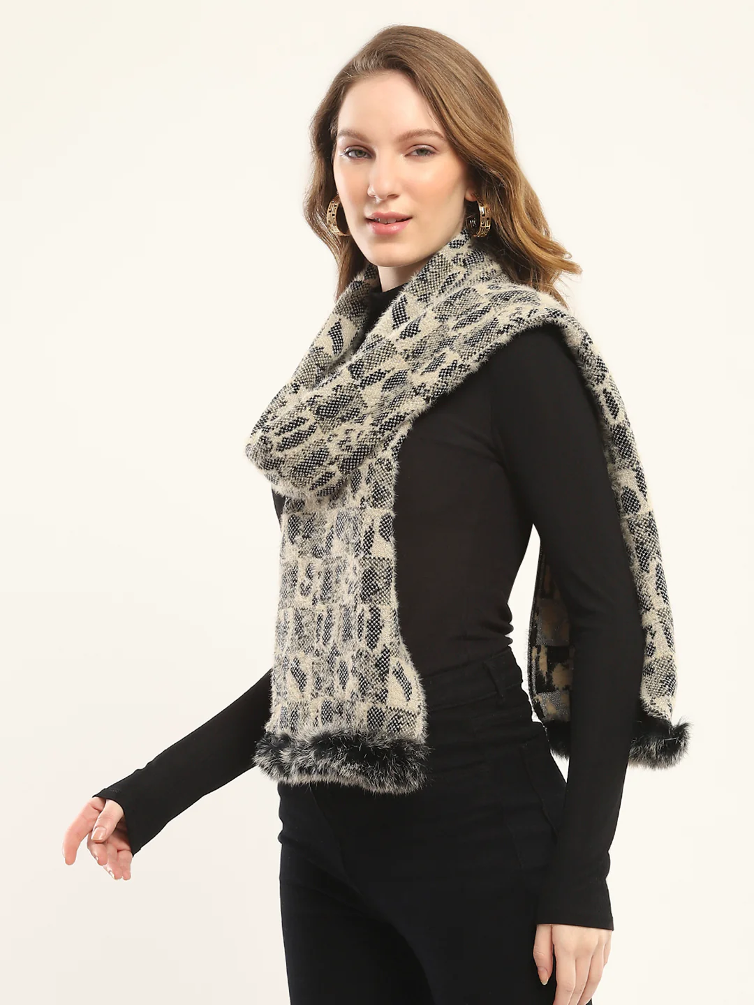 Women Black & Grey Self Design Muffler - Image 4