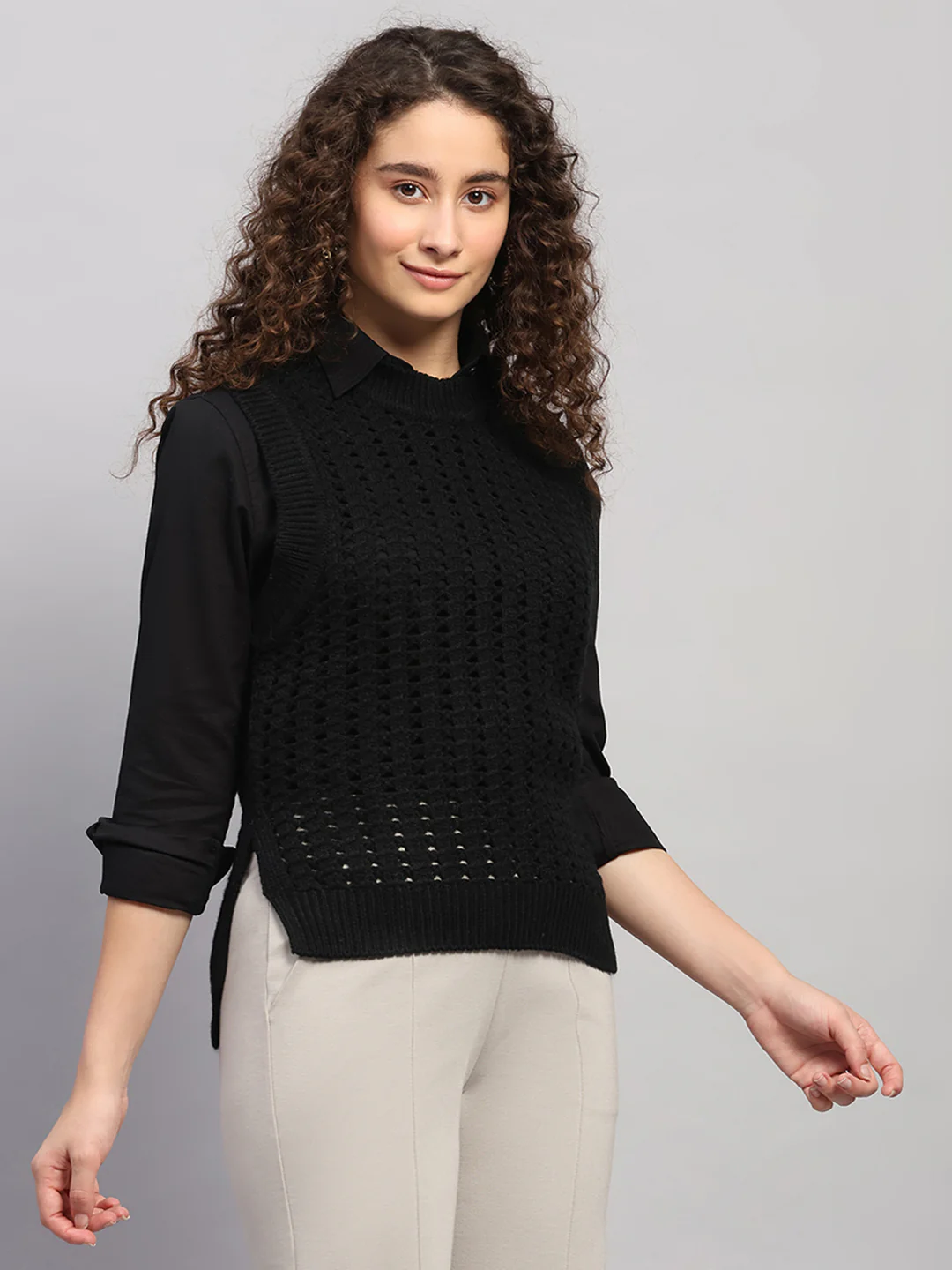 Women Black Jaquard Round Neck Sleeveless Winter Top - Image 4