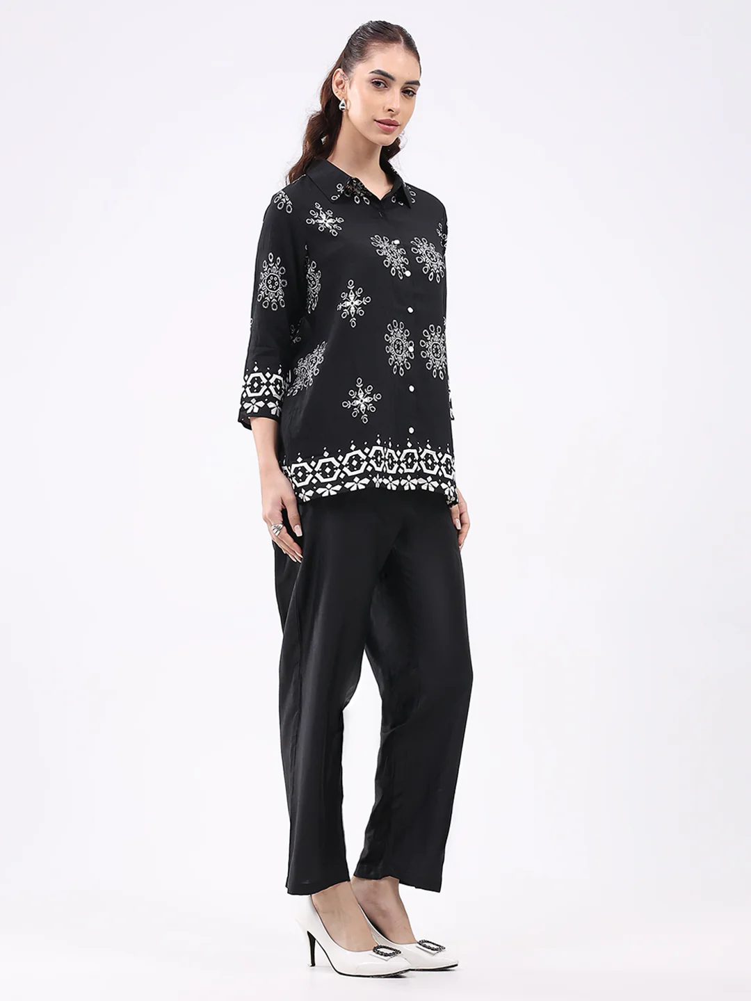 Women Black Printed Collar 3/4th Sleeve Cords Set - Image 5