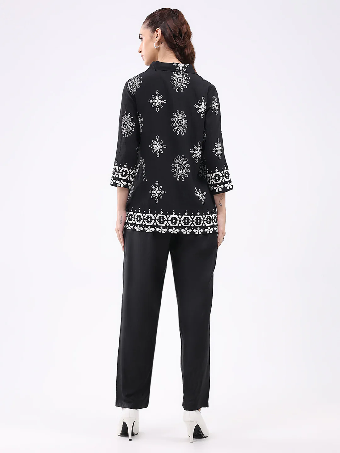 Women Black Printed Collar 3/4th Sleeve Cords Set - Image 6