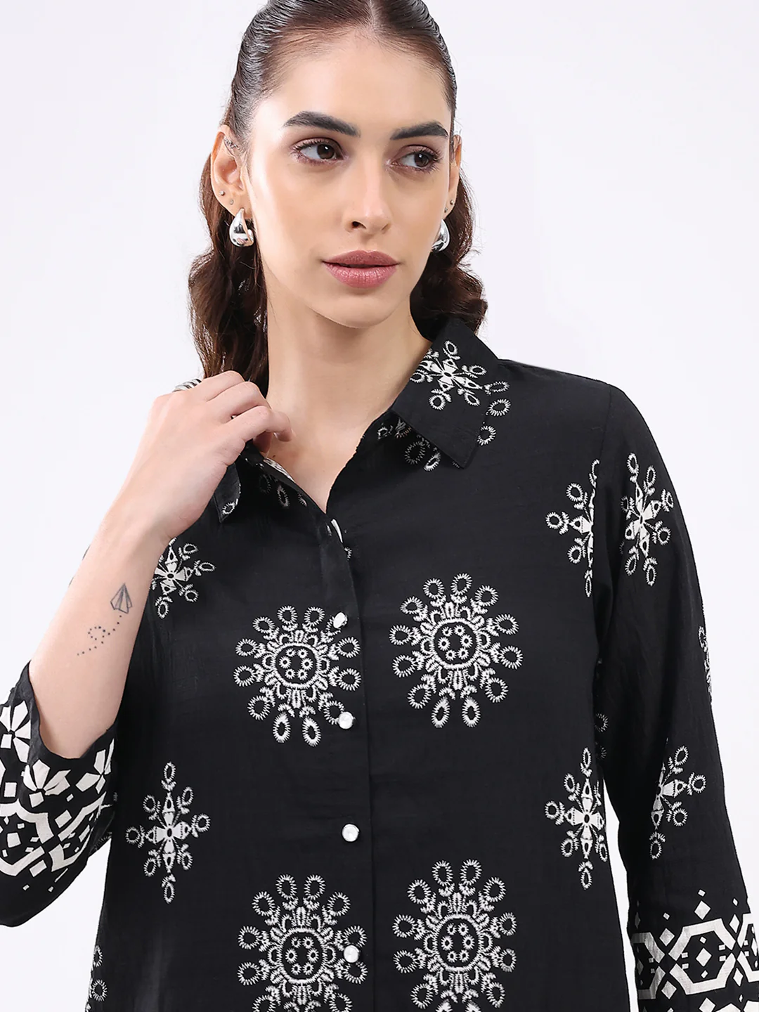 Women Black Printed Collar 3/4th Sleeve Cords Set - Image 7