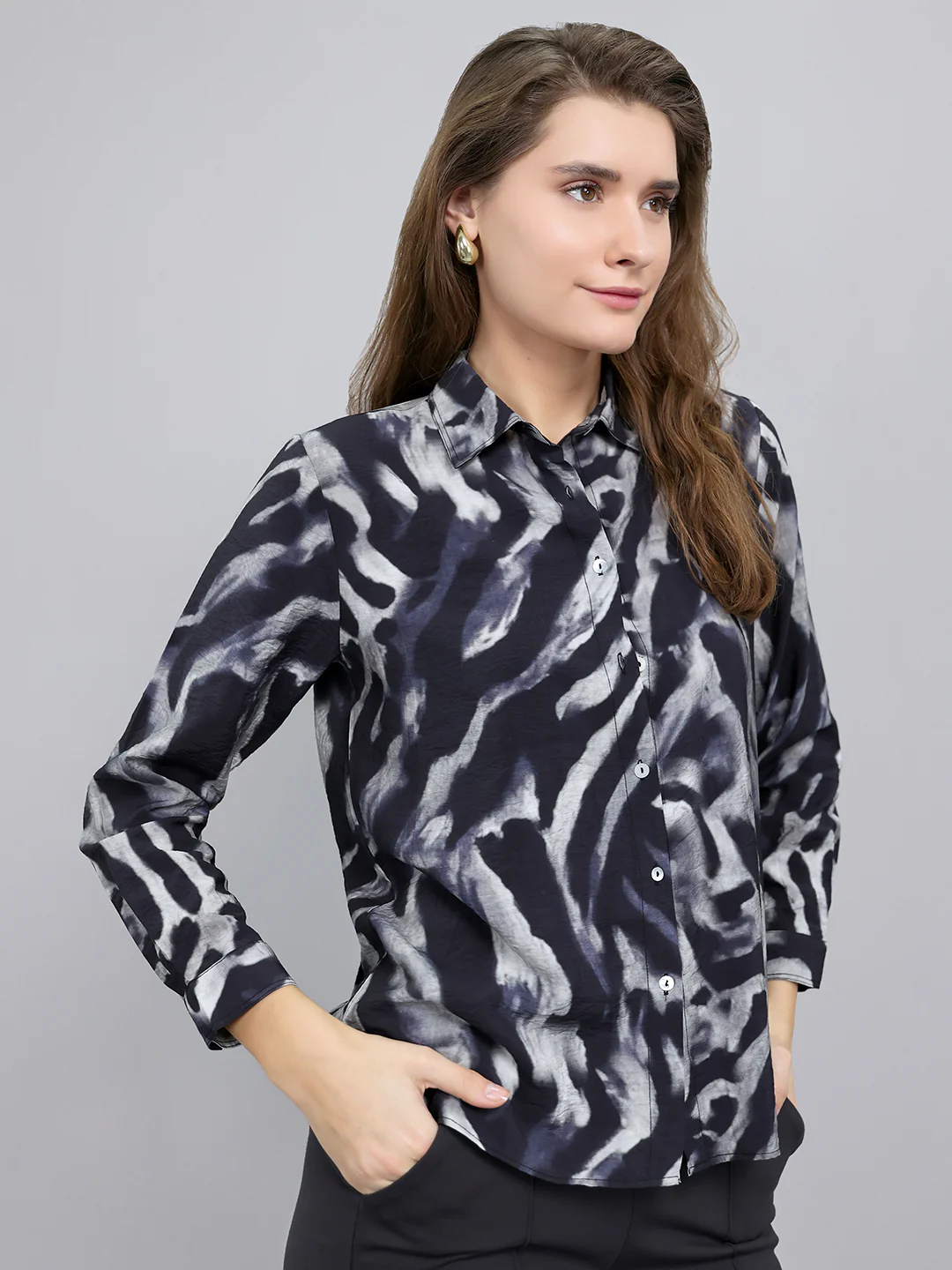 Women Black Printed Collar Full Sleeve Top - Image 3