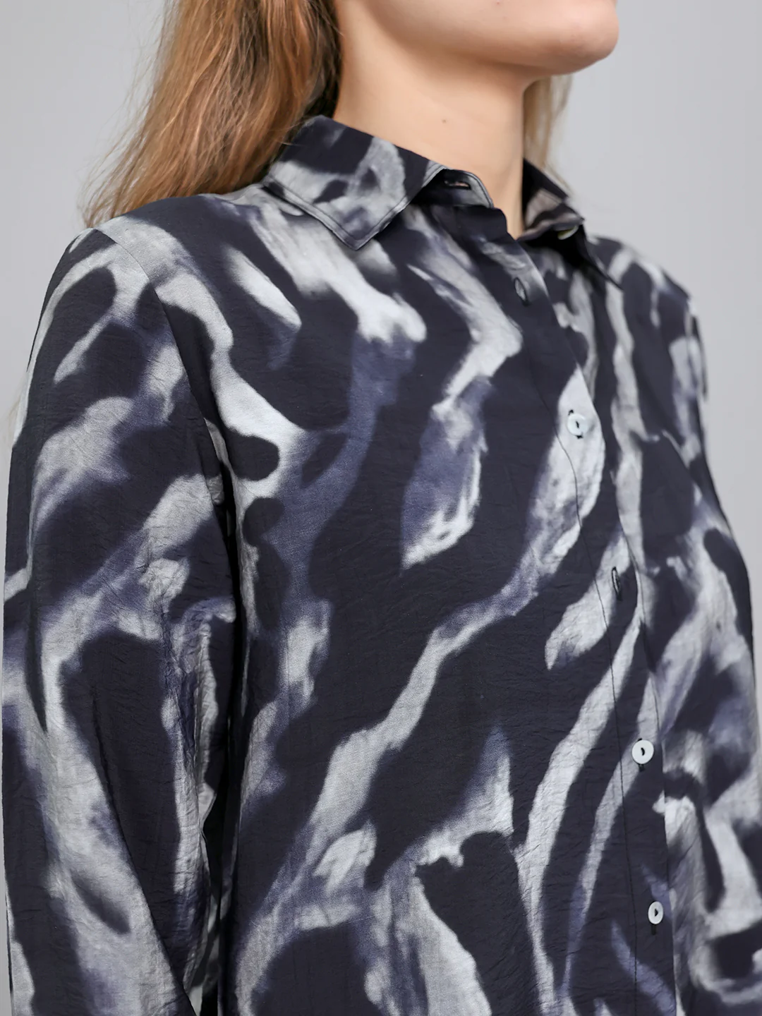 Women Black Printed Collar Full Sleeve Top - Image 5