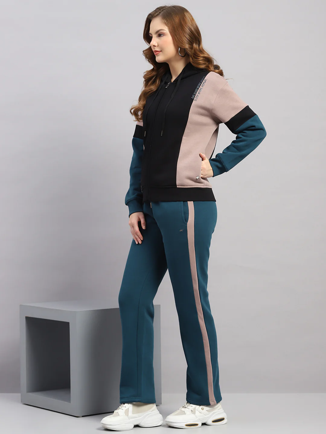 Women Black Printed Hooded Full Sleeve Winter Tracksuit - Image 3