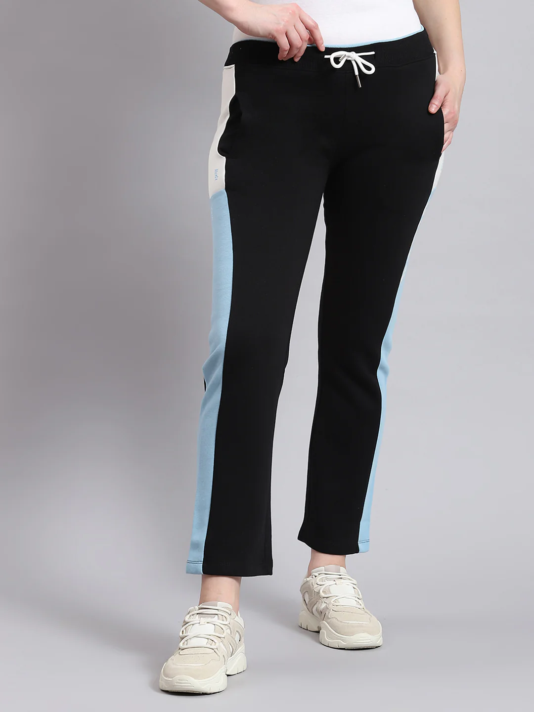 Women Black Printed Regular Fit Winter Lower - Image 5