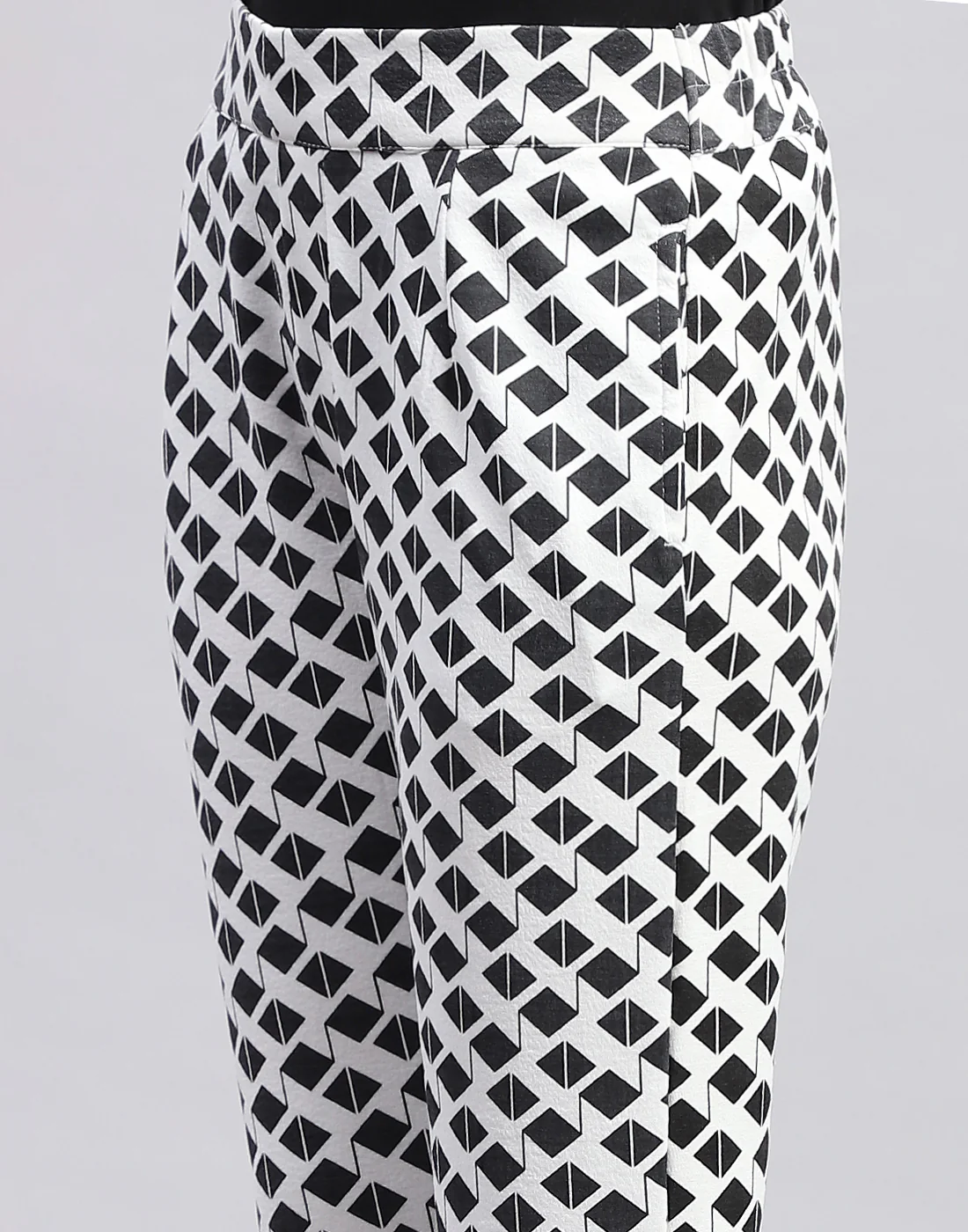 Women Black Printed Regular Fit Lower - Image 6